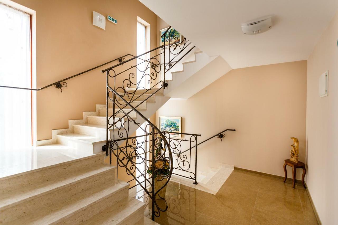 Aria 1 Apartment